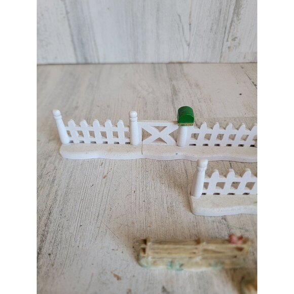 Vintage white picket fence red cardinal bird set village accessory Xmas - Picture 4 of 8